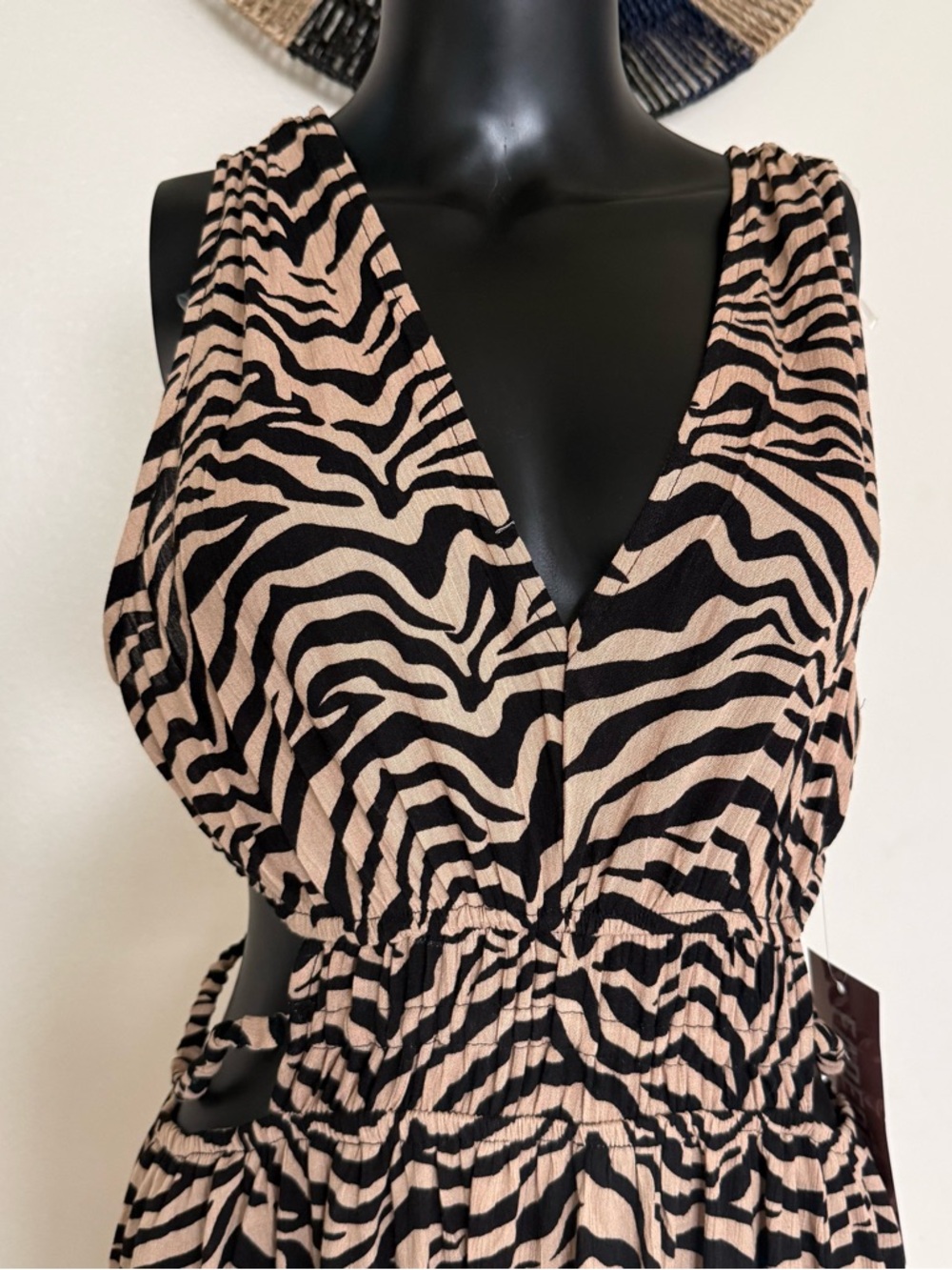 Sleeveless Zebra-Print Maxi Dress in Beige and Black - Picture 5 of 16